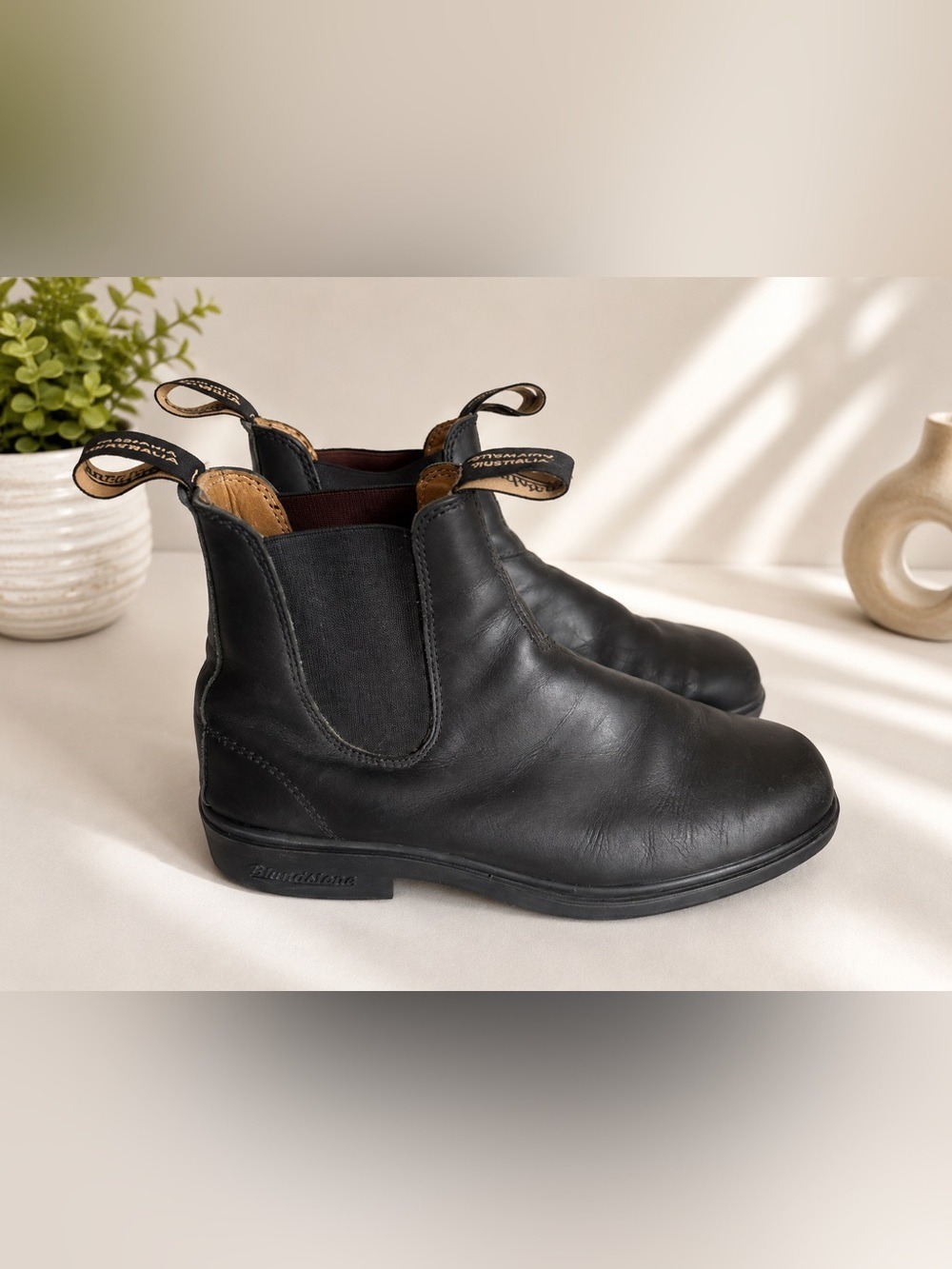 Blundstone Original Chelsea Boots Black Leather Men’s AU 10 / US 11 Waterproof